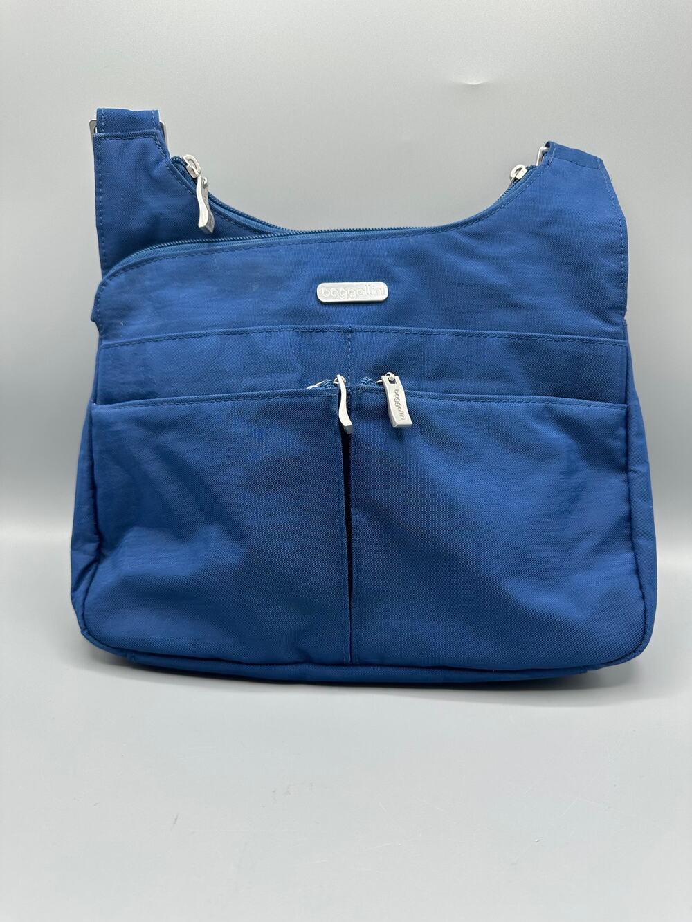 ✨ Baggallini Navy Blue Nylon Everywhere Crossbody Bag w/ Removable Pouch ✨